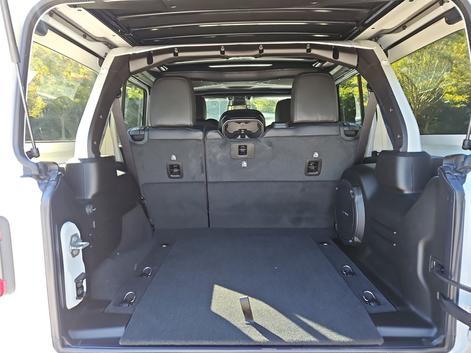 New 2027 Jeep Wrangler Unlimited Sahara AWD/4WD image 19