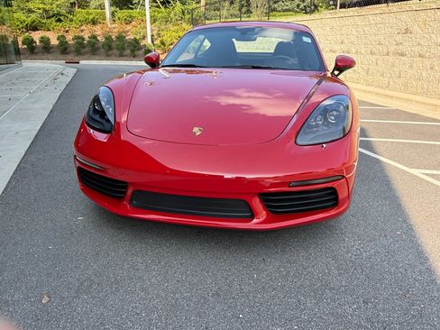 Used 2025 Porsche 718 Cayman RWD image 10