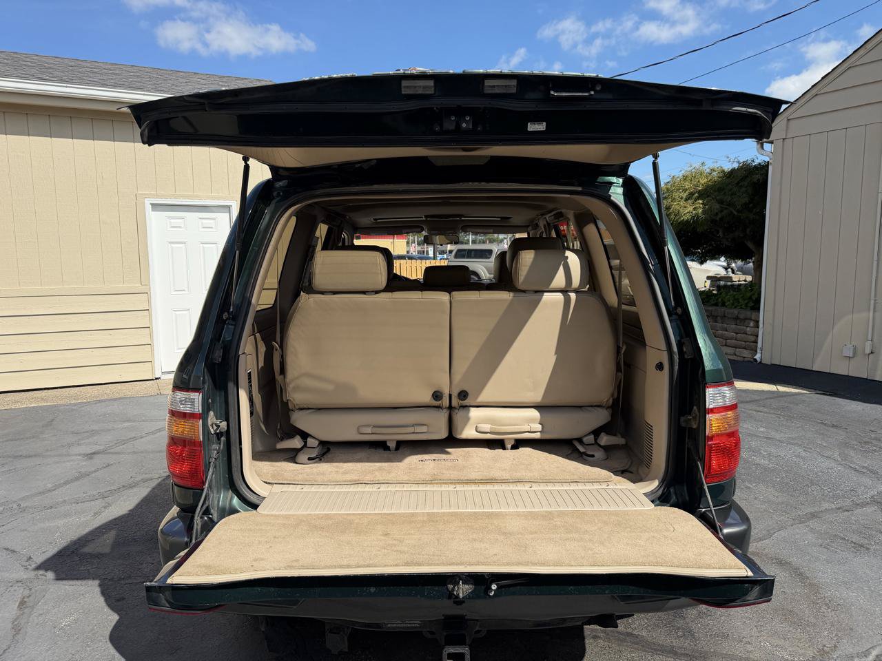 Used 1999 Toyota Land Cruiser w/ Leather Trim Pkg AWD/4WD image 14