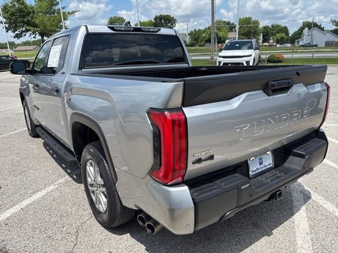 Used 2022 Toyota Tundra SR5 w/ SR5 Convenience Package AWD/4WD image 20