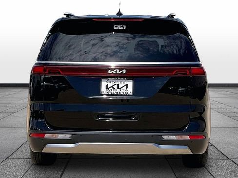 Used 2024 Kia Carnival SX Prestige FWD image 4