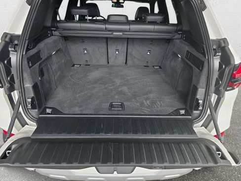 Used 2025 BMW X5 xDrive40i AWD/4WD image 13