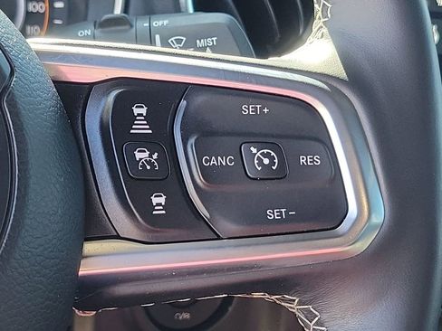 Used 2020 Jeep Wrangler Unlimited Sahara image 28