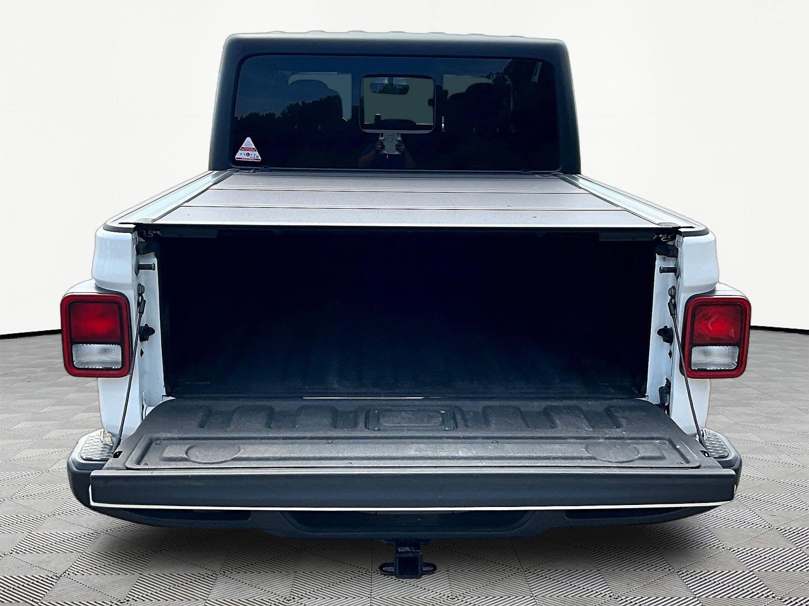 Used 2022 Jeep Gladiator Overland AWD/4WD image 7