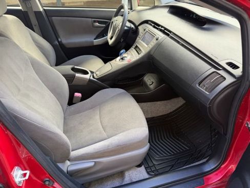 Used 2012 Toyota Prius Three image 16