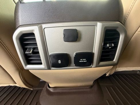 Used 2020 Ford F150 Lariat image 43