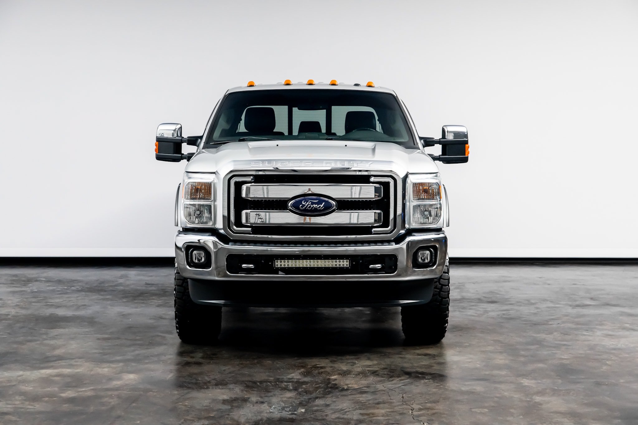 Used 2015 Ford F250 Lariat w/ Chrome Package AWD/4WD image 2