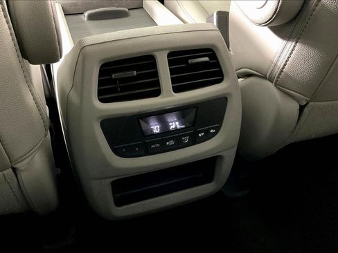 Used 2018 Honda Pilot EX-L image 11