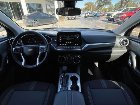 Used 2025 Chevrolet Blazer LT image 10