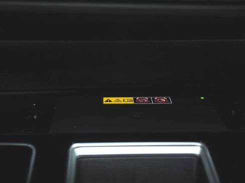 Used 2025 Toyota Sienna XSE w/ XSE Premium Package AWD/4WD image 23