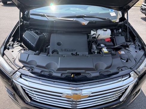 Used 2023 Chevrolet Traverse Premier AWD/4WD image 36