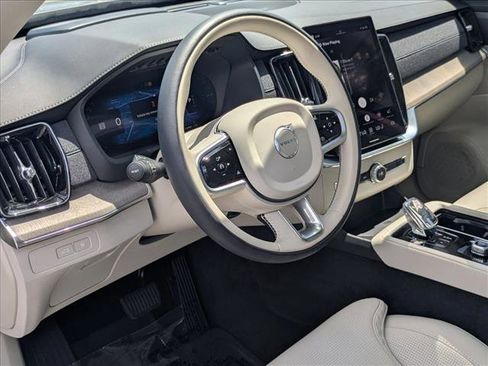 Used 2025 Volvo XC90 T8 Ultra w/ Protection Package Premier AWD/4WD image 10