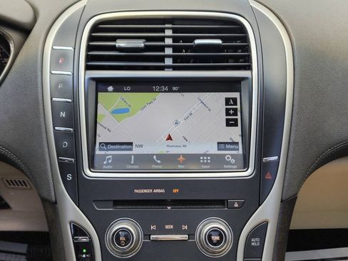 Used 2016 Lincoln MKX Reserve FWD image 16