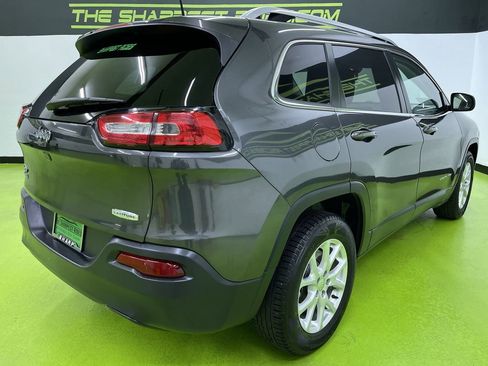Used 2016 Jeep Cherokee Latitude w/ Cold Weather Group image 10