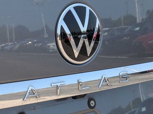 Used 2023 Volkswagen Atlas SE AWD/4WD image 11