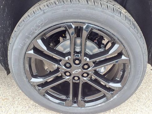 New 2026 Chevrolet Traverse LT w/ Driver Confidence Package AWD/4WD image 7