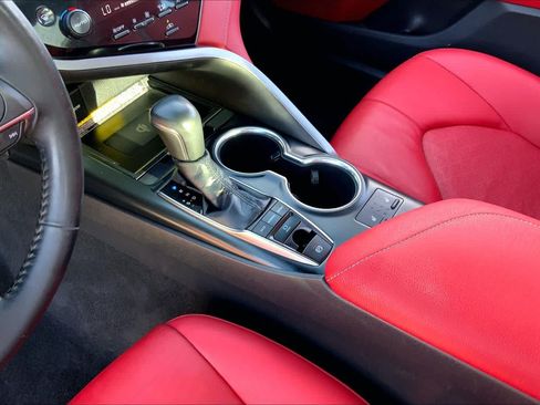 Used 2019 Toyota Camry XSE FWD image 17