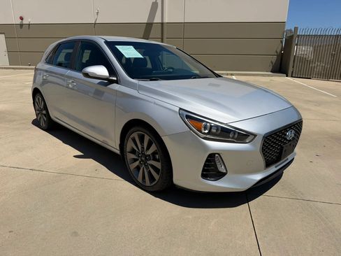 Used 2018 Hyundai Elantra GT Sport FWD image 3