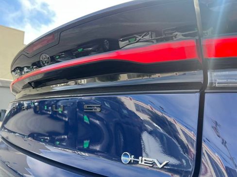 New 2026 Toyota Prius XLE FWD image 7