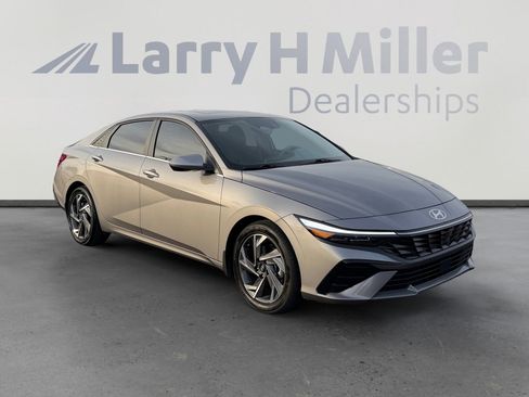 Certified 2024 Hyundai Elantra SEL w/ Convenience Package image 7