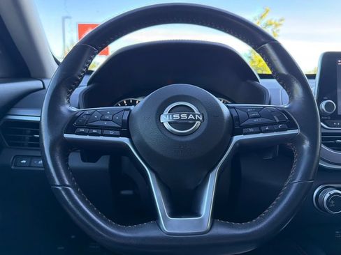 Used 2024 Nissan Altima 2.5 SR FWD image 19