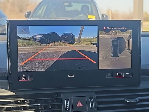 Used 2025 Audi Q5 e Premium Plus w/ Premium Plus Package image 9