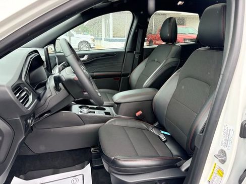 Used 2024 Ford Escape ST-Line w/ Tech Pack #1 AWD/4WD image 19