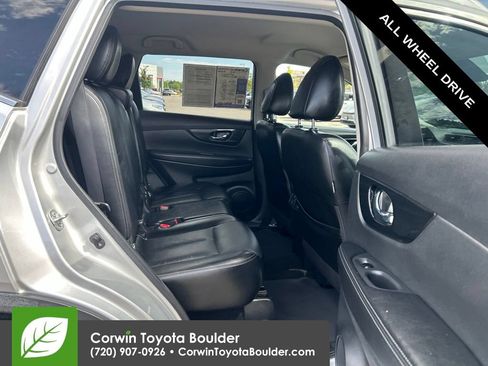 Used 2018 Nissan Rogue SL AWD/4WD image 16