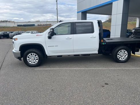 Used 2023 Chevrolet Silverado 2500 LT image 4