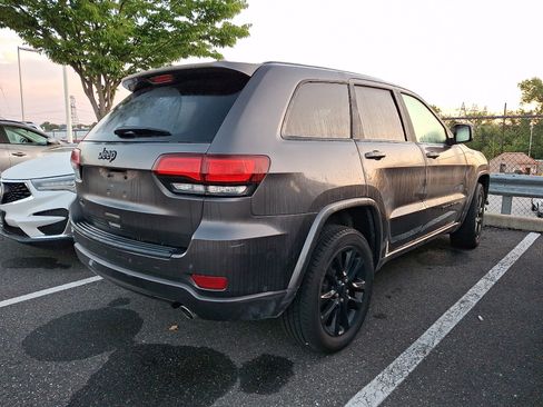 Used 2021 Jeep Grand Cherokee Laredo X AWD/4WD image 4