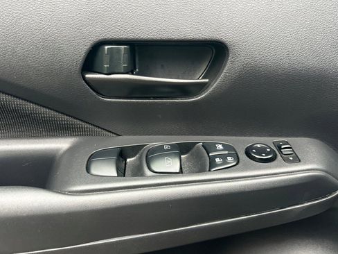 Used 2024 Nissan Kicks S image 5