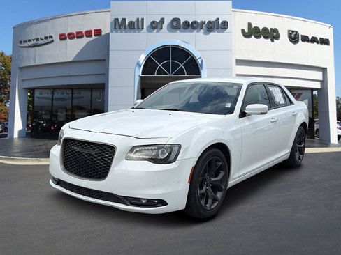 Used 2021 Chrysler 300 S RWD image 1