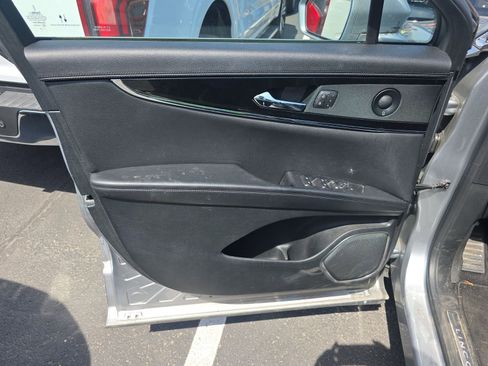 Used 2022 Lincoln Nautilus Reserve w/ Equipment Group 201A image 16