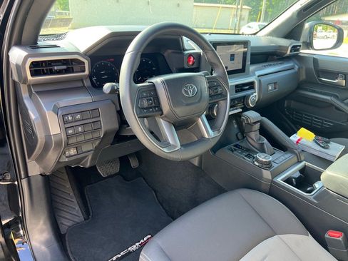 Used 2024 Toyota Tacoma TRD Off-Road image 7