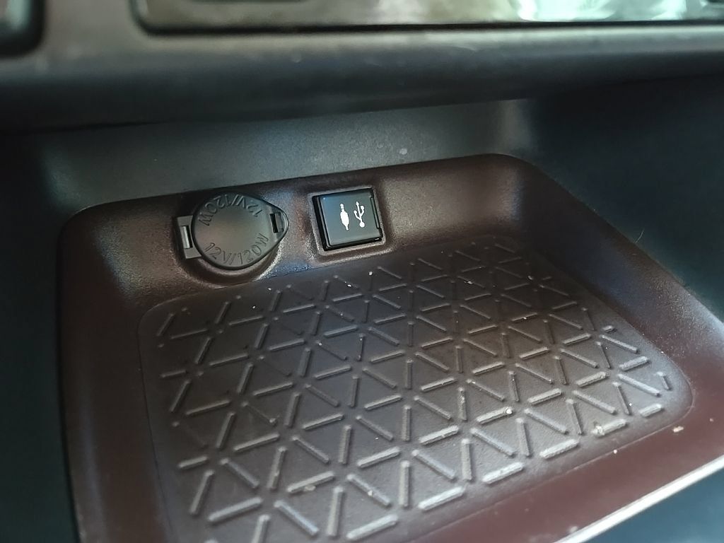 Used 2019 Toyota RAV4 Limited w/ Cold Weather Package AWD/4WD image 59