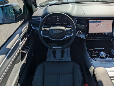 New 2026 Jeep Grand Wagoneer Limited image 17