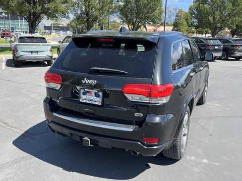 Used 2015 Jeep Grand Cherokee Overland w/ Advanced Technology Group AWD/4WD image 8