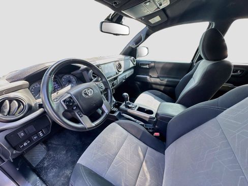 Used 2021 Toyota Tacoma TRD Sport w/ Technology Package RWD image 11