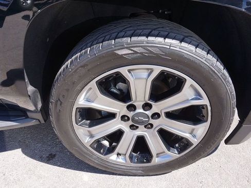 Used 2019 Chevrolet Tahoe LT image 16