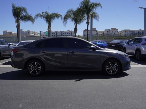 Used 2024 Kia Forte LXS FWD image 3