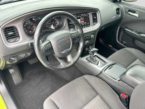 Used 2019 Dodge Charger SXT w/ Blacktop Package AWD/4WD image 2