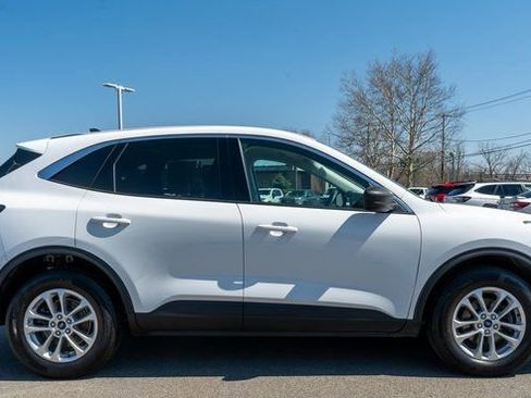 Used 2022 Ford Escape SE image 5