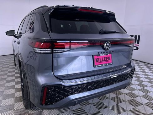 New 2026 Volkswagen Tiguan SE R-Line image 25