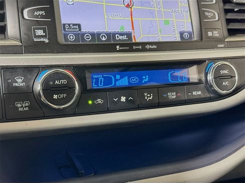 Used 2019 Toyota Highlander Limited image 14
