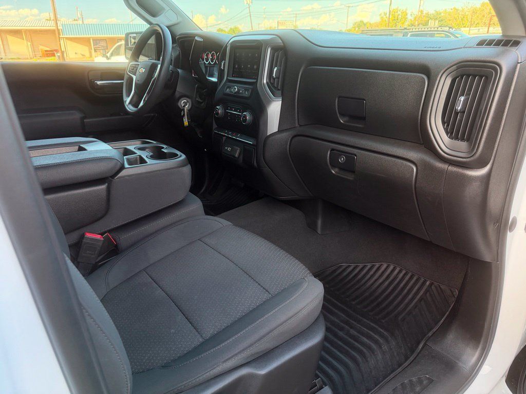 Used 2022 Chevrolet Silverado 1500 Custom w/ Safety Confidence Package AWD/4WD image 16