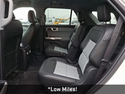 Used 2022 Ford Explorer XLT w/ Equipment Group 202A image 11