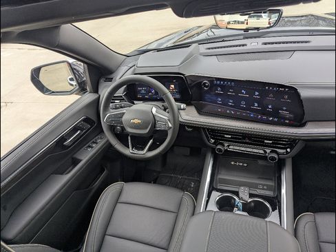 New 2026 Chevrolet Suburban Premier AWD/4WD image 21