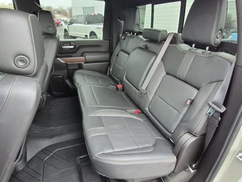 Used 2021 Chevrolet Silverado 2500 High Country w/ Technology Package image 7