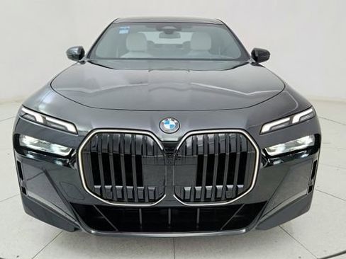 Used 2026 BMW 740i w/ Premium Package RWD image 2