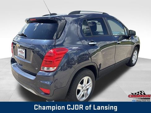 Used 2019 Chevrolet Trax LT w/ LT Convenience Package FWD image 8